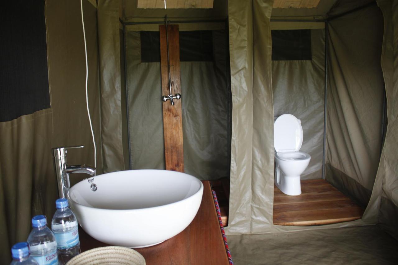 Osero Serengeti Luxury Tented Camp Banagi Exterior photo
